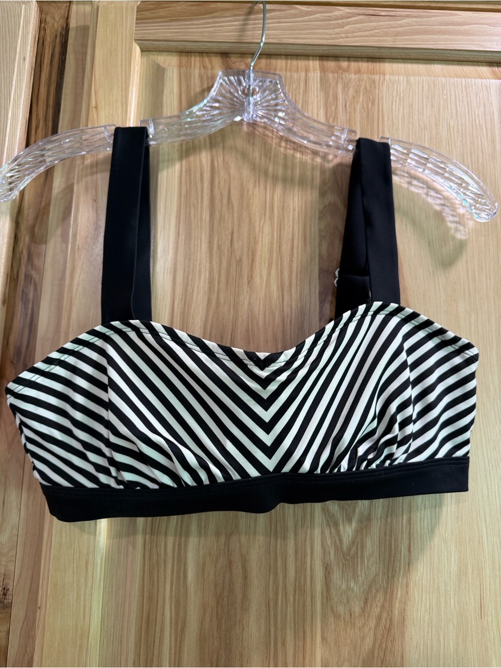 Athleta Striped Black & White Bandeau Bralette with Adjustable Straps Sz 34 B/C